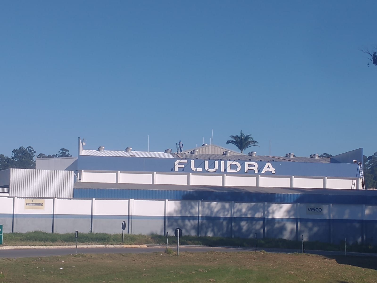 Fachada principal Fluidra — Fluidra do Brasil