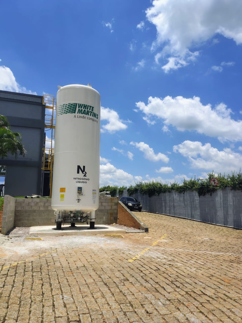 Instalação de tanque de nitrogênio líquido — Parason Indiana
